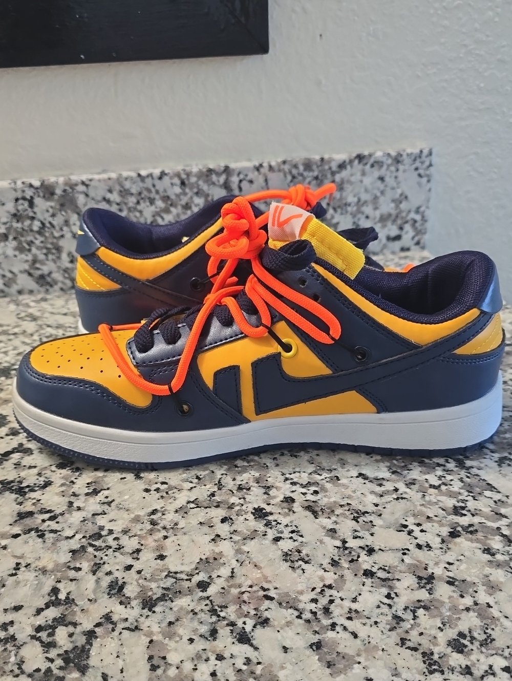 Sneakers Navy, Yellow & Orange Low-Top Sneakers